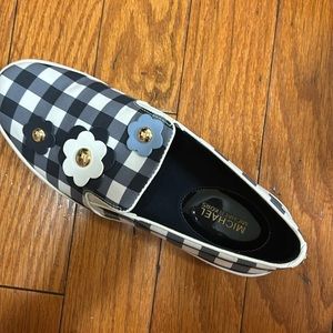 Excellent condition Michael kids slip on size 9